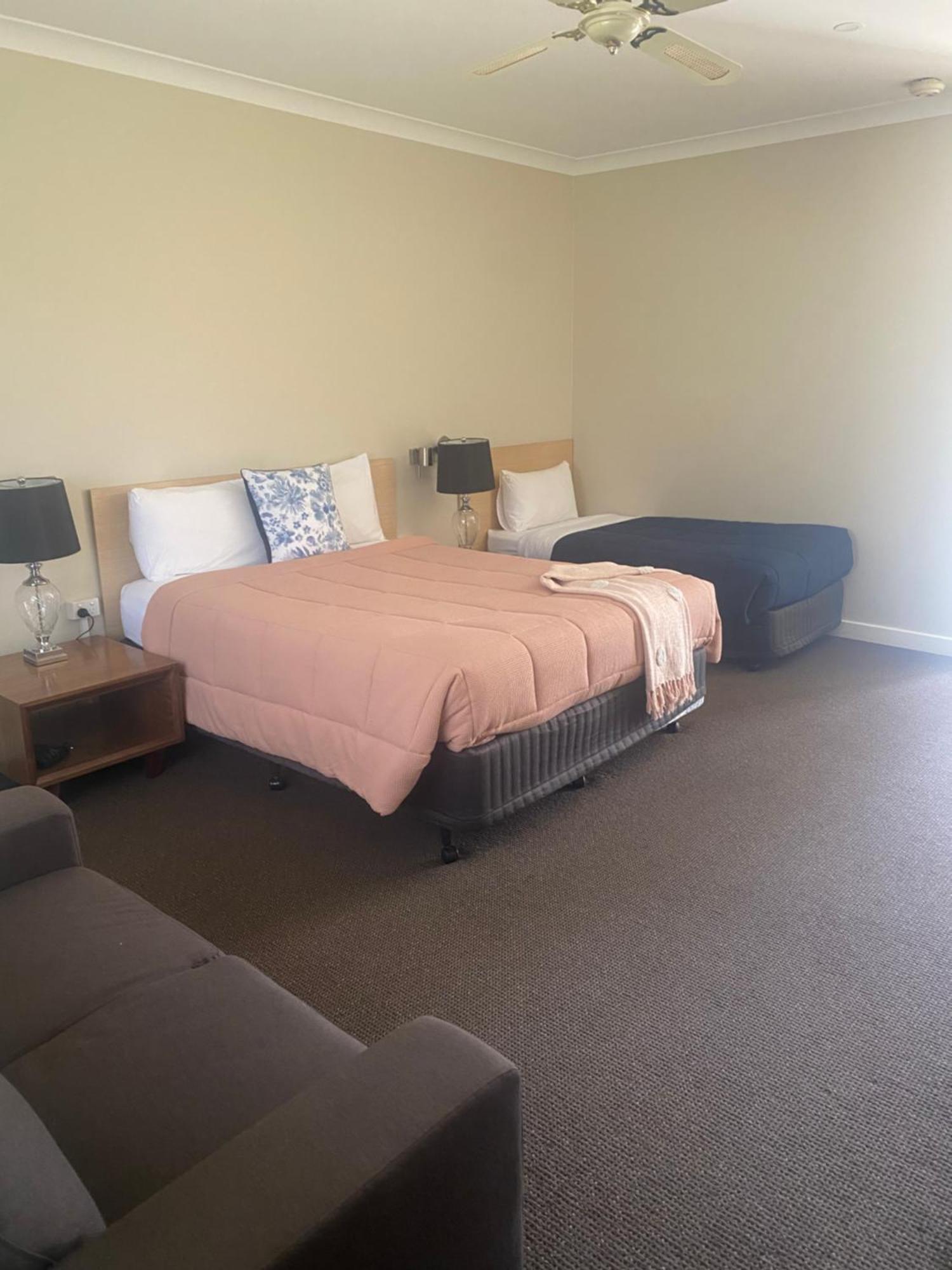 Tumbarumba Motel & Elms Restaurant Esterno foto