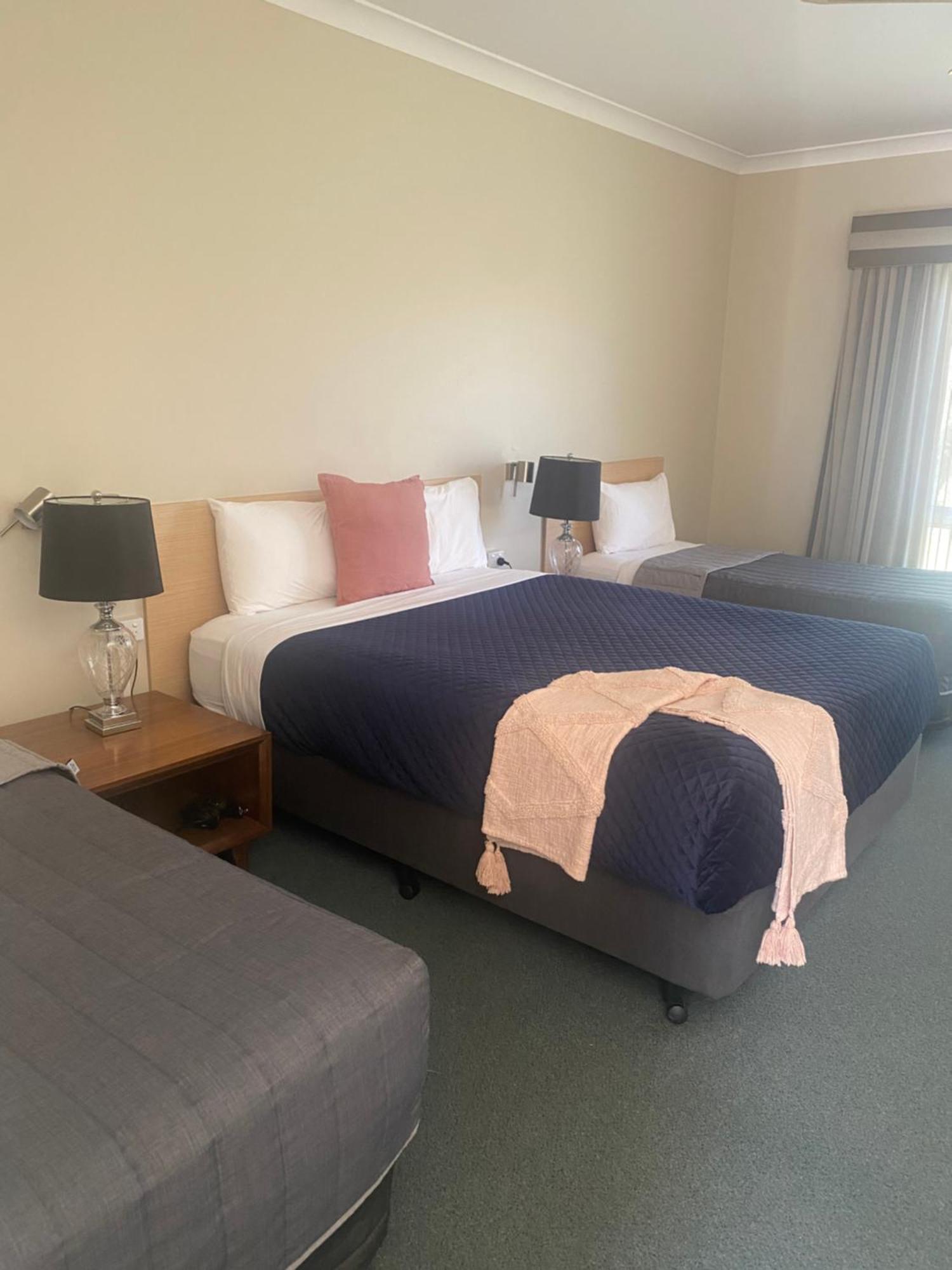Tumbarumba Motel & Elms Restaurant Esterno foto